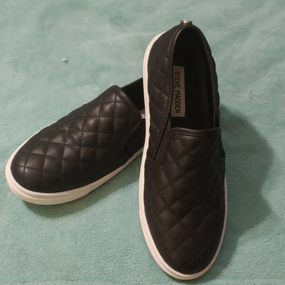 Steve Madden Quilted Slip On Sneakers Never Worn